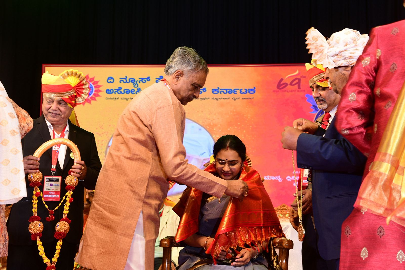 Dr. Sneha Shetty has been honored with the prestigious Karnataka Rajyotsava Award by the Newspaper Association of Karnataka.